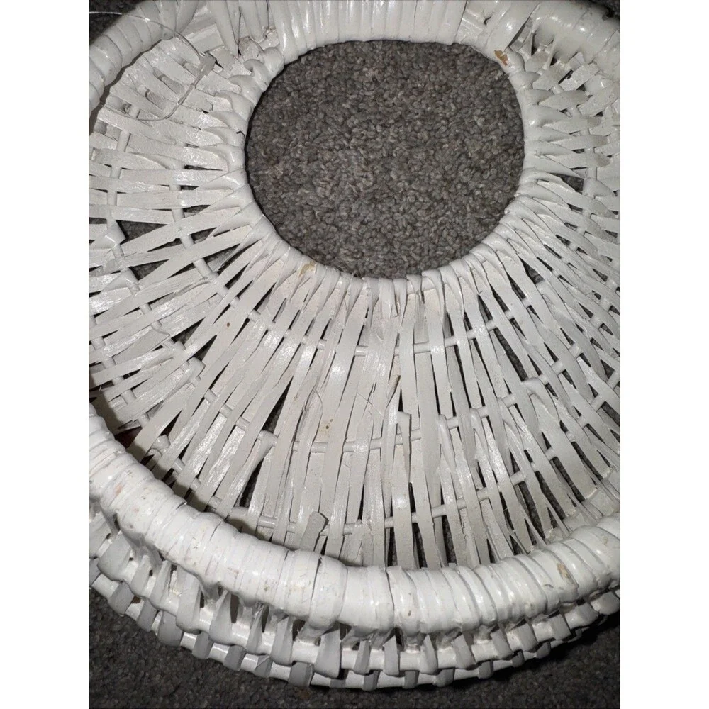 Vtg Wicker Basket Round White Wall Pocket Rustic Painted Boho Farmhouse 8-10”